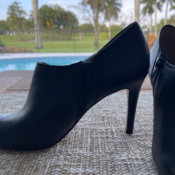 Coach Booties! Cute Coach Heel Booties. Excellent condition! - Picture 6 of 14